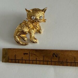 Vintage Gold Tone Cat Brooch with Crystal Accents